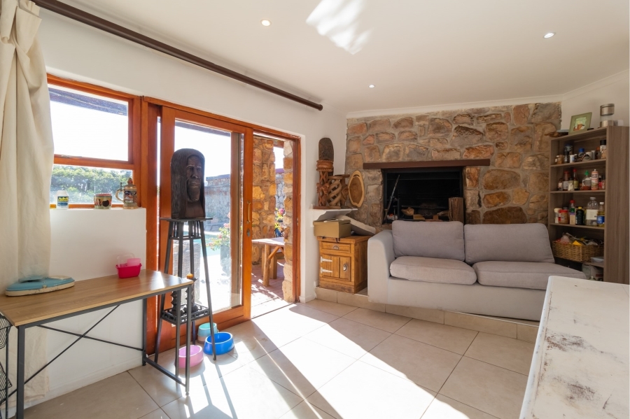 6 Bedroom Property for Sale in Capri Western Cape